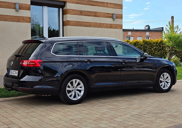 Volkswagen Passat cena 63800 przebieg: 180000, rok produkcji 2019 z Tuszyn małe 562